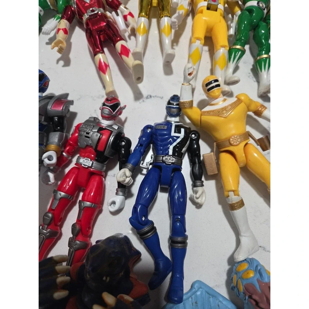 Power Rangers Action Figures Lot Mix Of 17